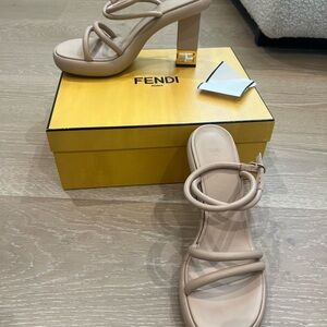 Fendi Cream Heels Elegant Design